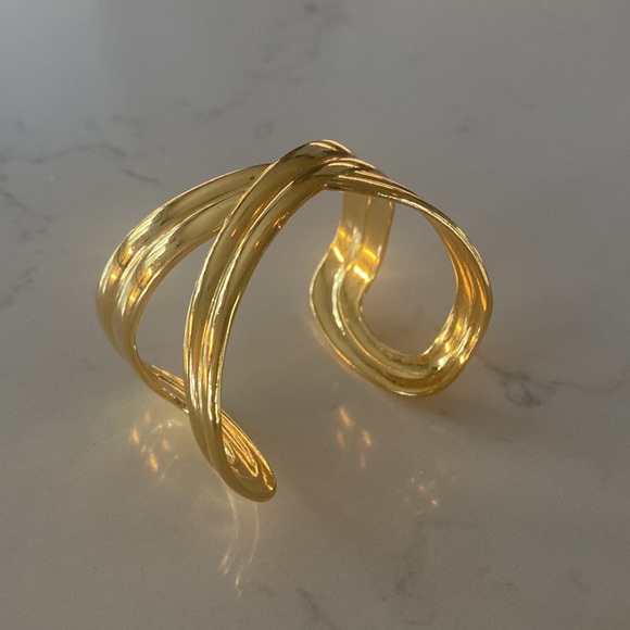 Vintage Gold Cuff - Picture 4 of 5